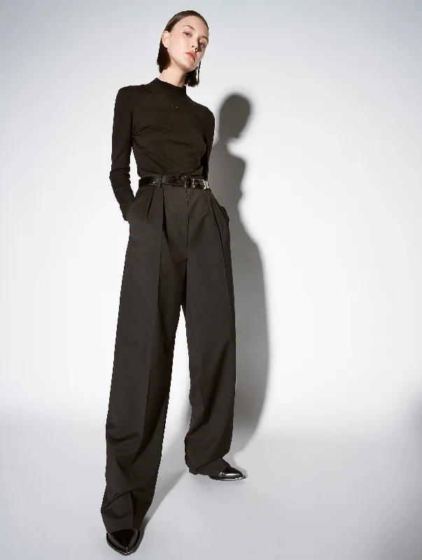 Black gabardine masculine pleated trousers