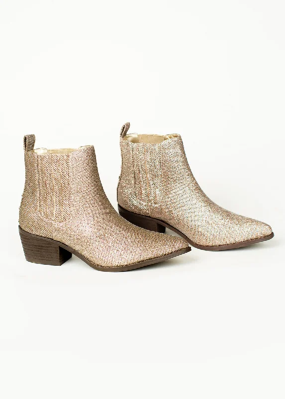 Chelzea Boot in Gold