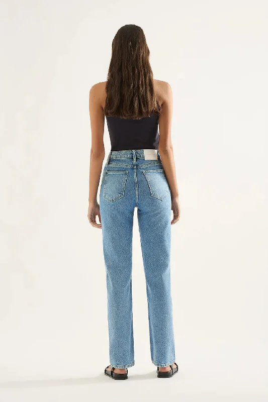 Zoe High Straight Jean